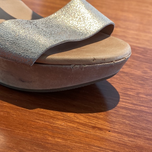 Diane Von Furstenburg Gold Opal wedges - Picture 11 of 12